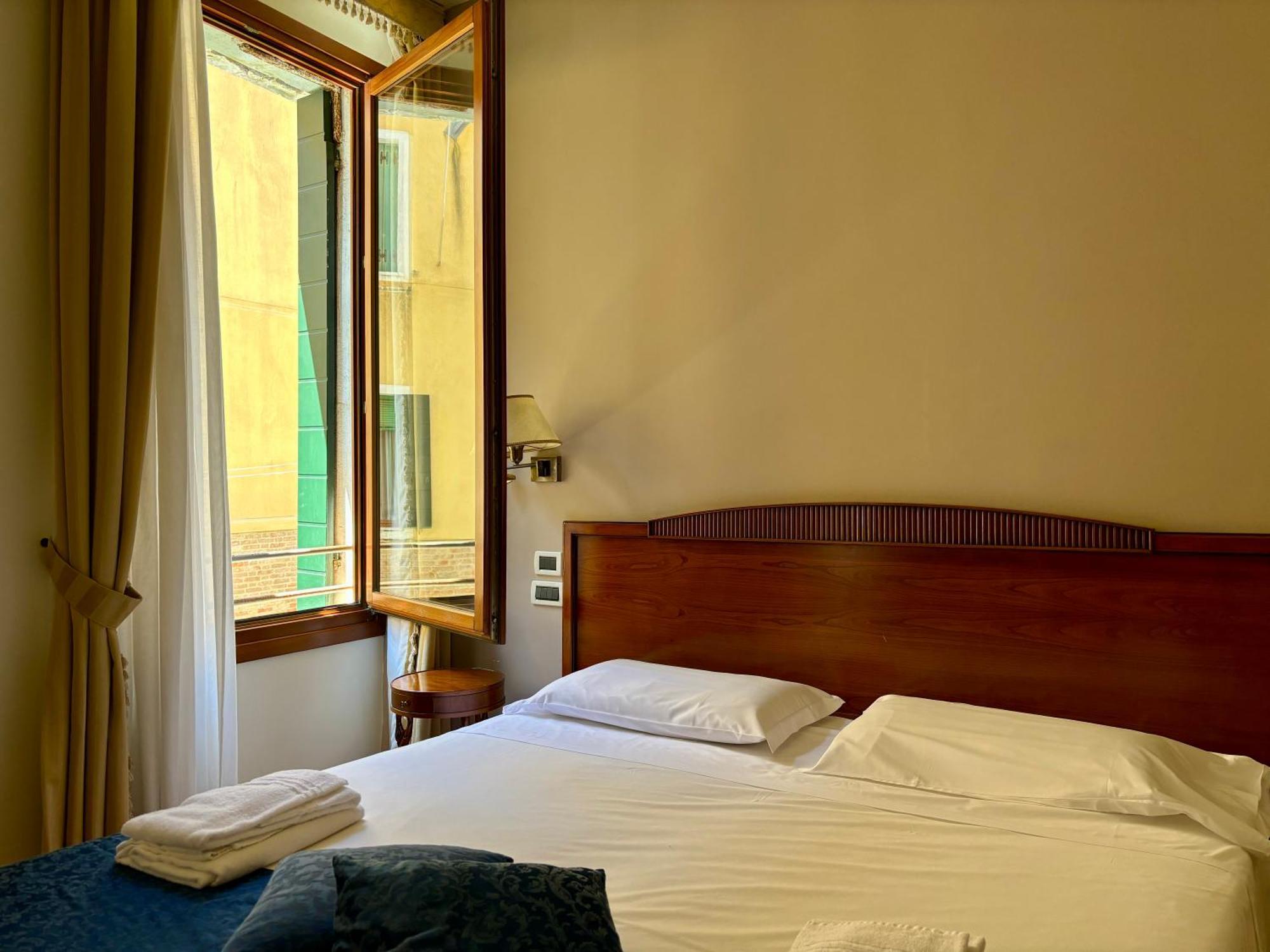 Locanda Del Ghetto Venedig Exteriör bild